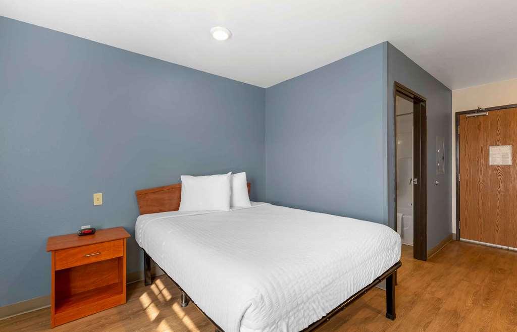 Extended Stay America Select Suites - Cleveland - Avon Room photo